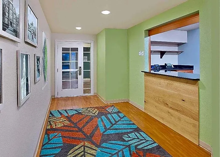 Woodspring Urbancrest 2*